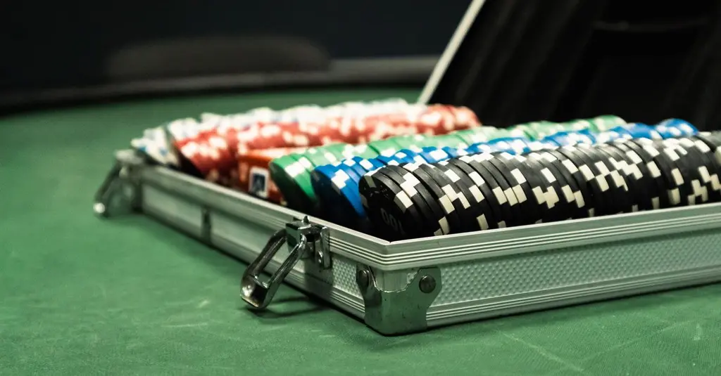 H2 Sports Bar promove torneio de poker inclusivo para jogadores com deficiência auditiva em SP