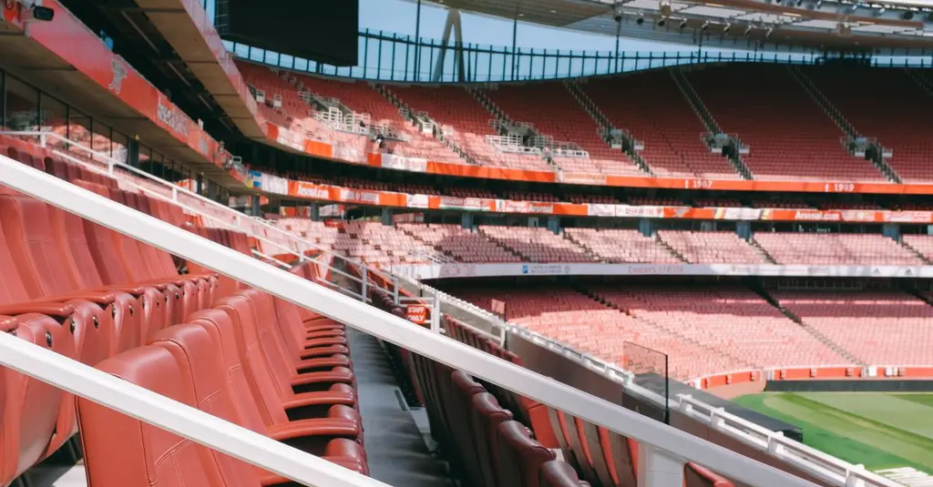 Premier League estreia temporada 2026/27 sem bets no peito da camisa